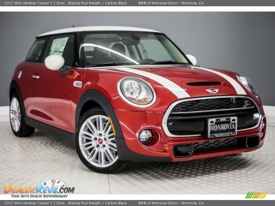 Front 3/4 View of 2017 Mini Hardtop Cooper S 2 Door Photo #12