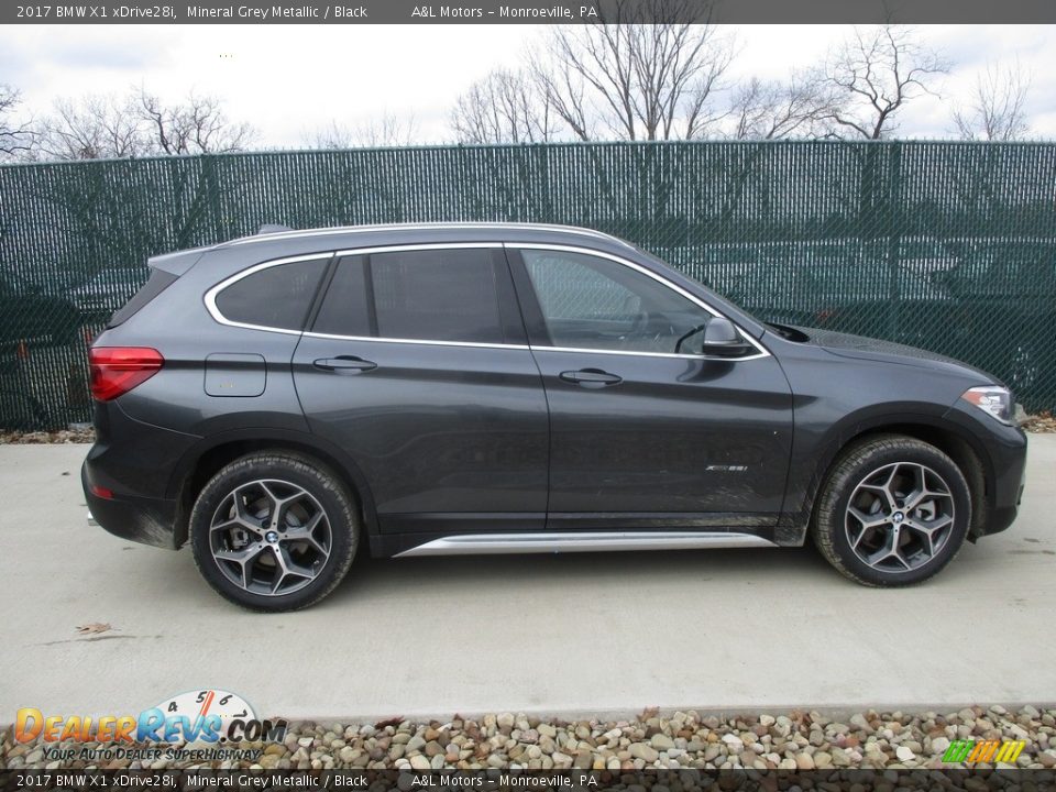 2017 BMW X1 xDrive28i Mineral Grey Metallic / Black Photo #2