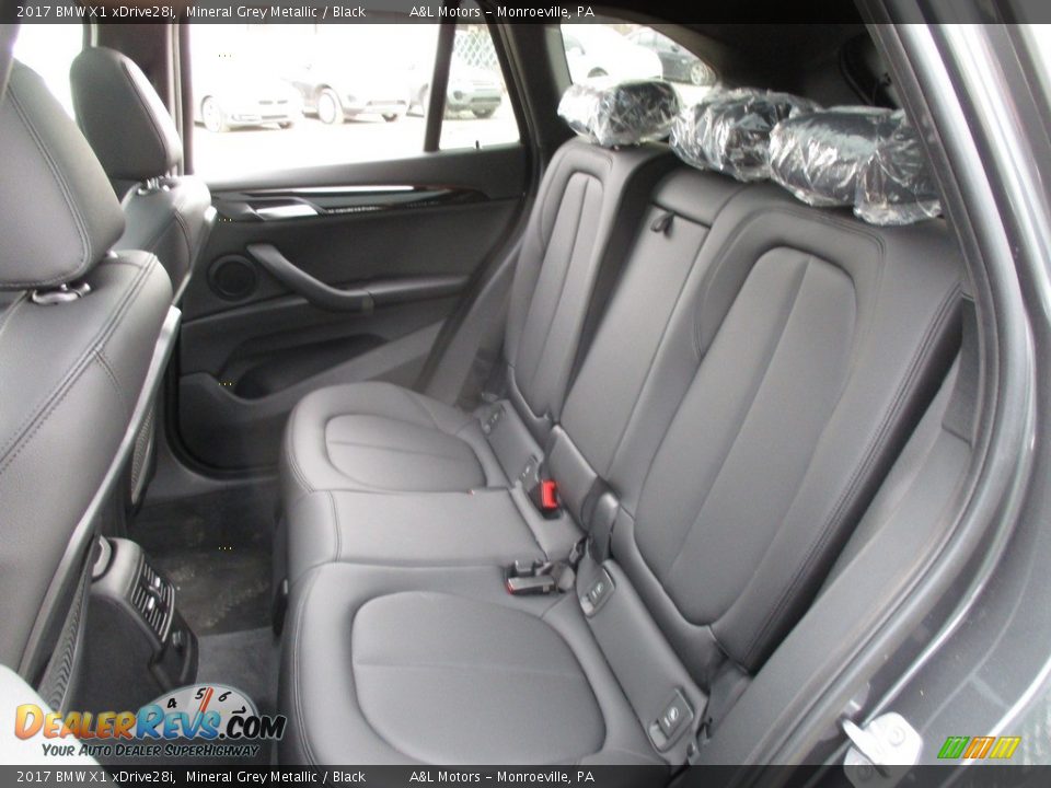 2017 BMW X1 xDrive28i Mineral Grey Metallic / Black Photo #14