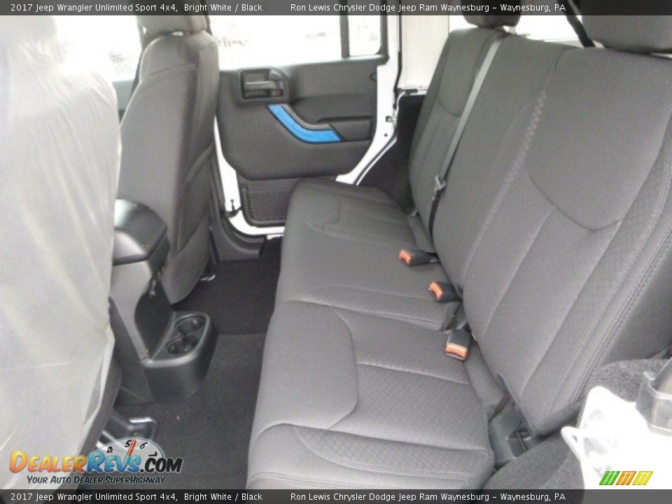 2017 Jeep Wrangler Unlimited Sport 4x4 Bright White / Black Photo #4