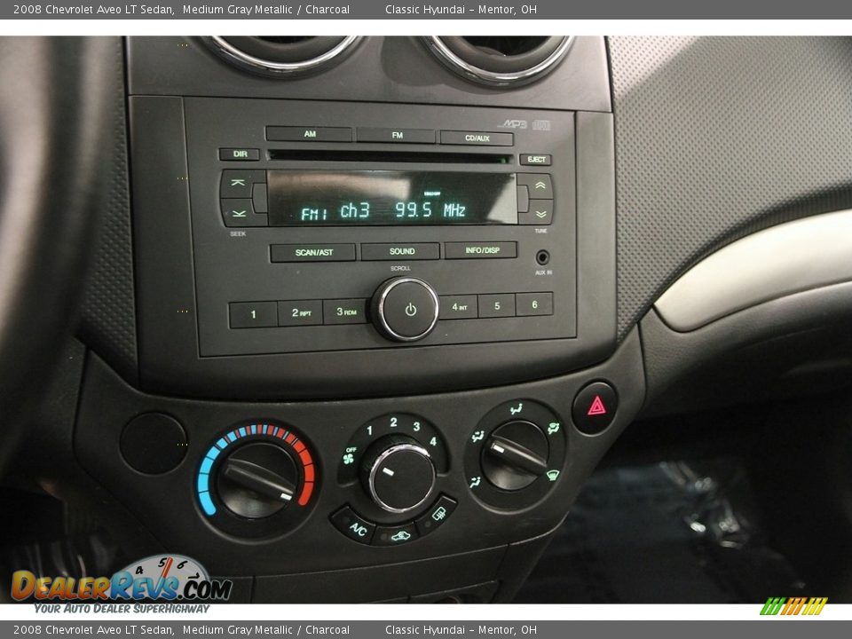 Controls of 2008 Chevrolet Aveo LT Sedan Photo #8