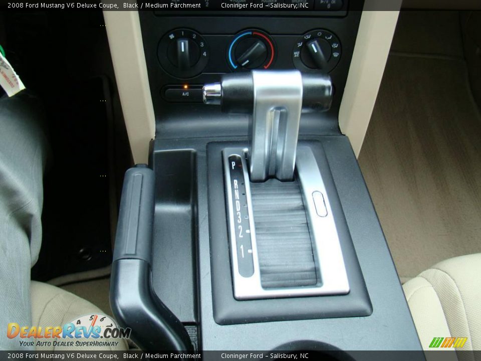 2008 Ford Mustang V6 Deluxe Coupe Black / Medium Parchment Photo #19