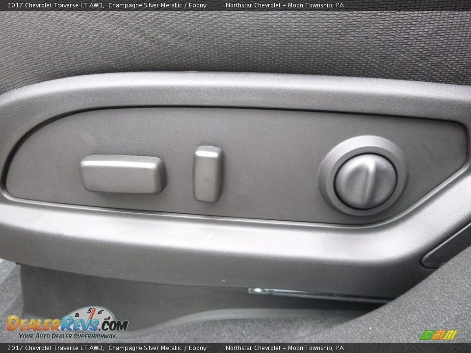 2017 Chevrolet Traverse LT AWD Champagne Silver Metallic / Ebony Photo #15