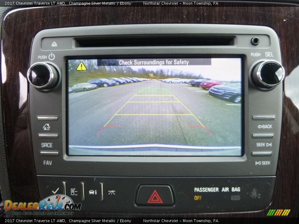 2017 Chevrolet Traverse LT AWD Champagne Silver Metallic / Ebony Photo #18