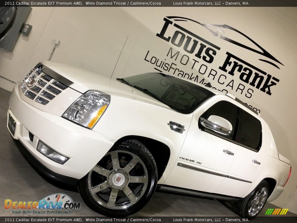 2011 Cadillac Escalade EXT Premium AWD White Diamond Tricoat / Cashmere/Cocoa Photo #2