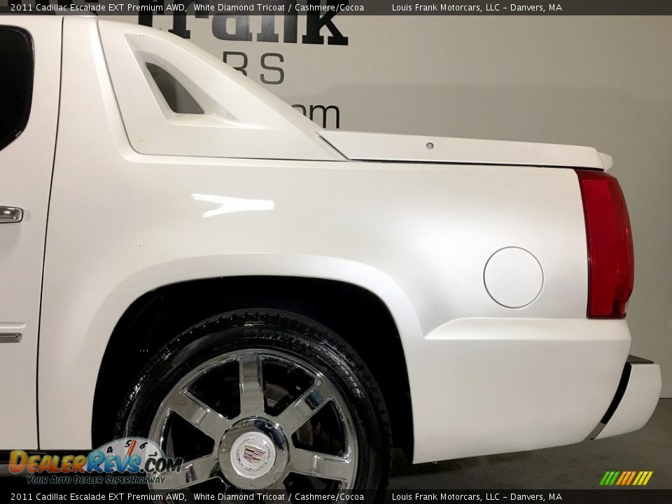 2011 Cadillac Escalade EXT Premium AWD White Diamond Tricoat / Cashmere/Cocoa Photo #11