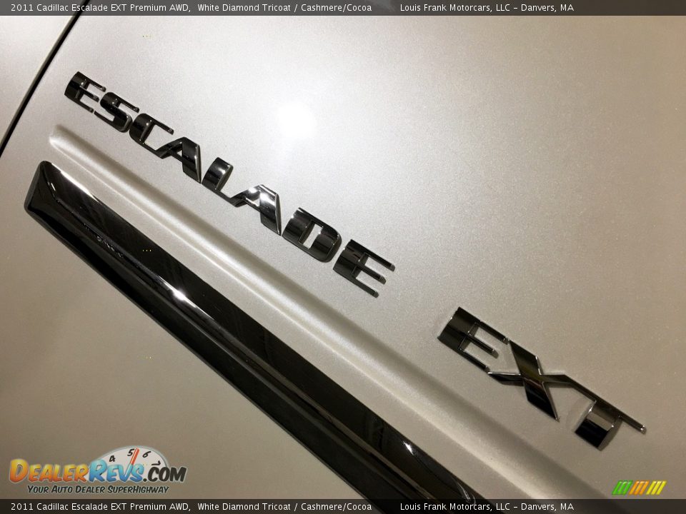 2011 Cadillac Escalade EXT Premium AWD White Diamond Tricoat / Cashmere/Cocoa Photo #19