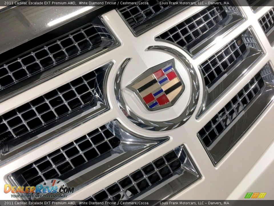 2011 Cadillac Escalade EXT Premium AWD White Diamond Tricoat / Cashmere/Cocoa Photo #22