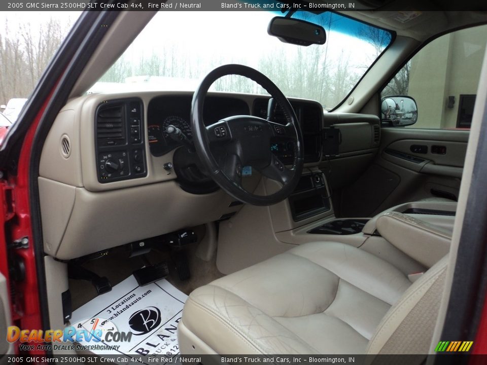 Neutral Interior - 2005 GMC Sierra 2500HD SLT Crew Cab 4x4 Photo #6