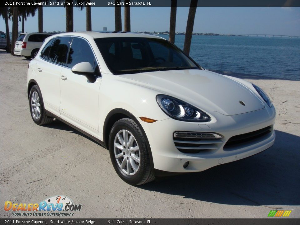 Front 3/4 View of 2011 Porsche Cayenne  Photo #1