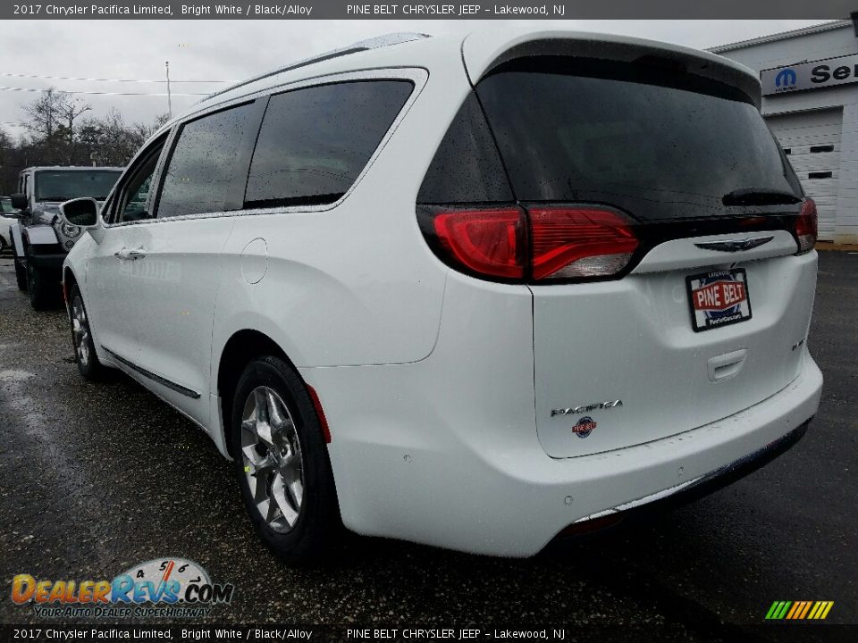 2017 Chrysler Pacifica Limited Bright White / Black/Alloy Photo #4