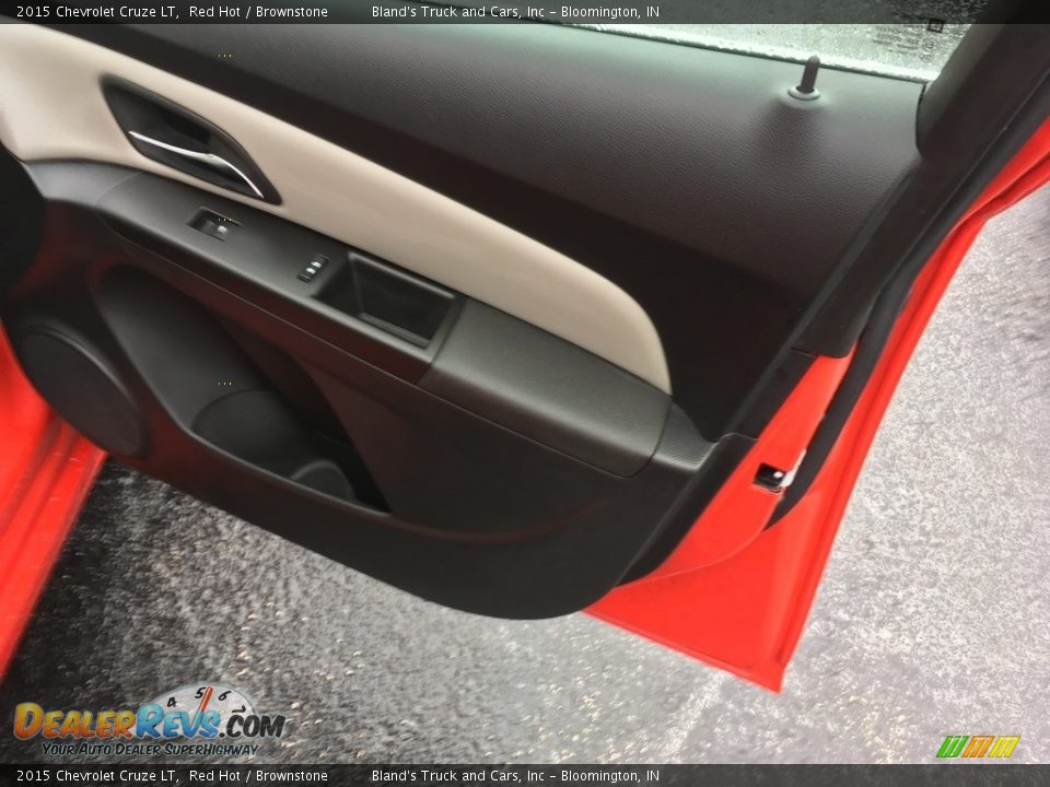 2015 Chevrolet Cruze LT Red Hot / Brownstone Photo #20