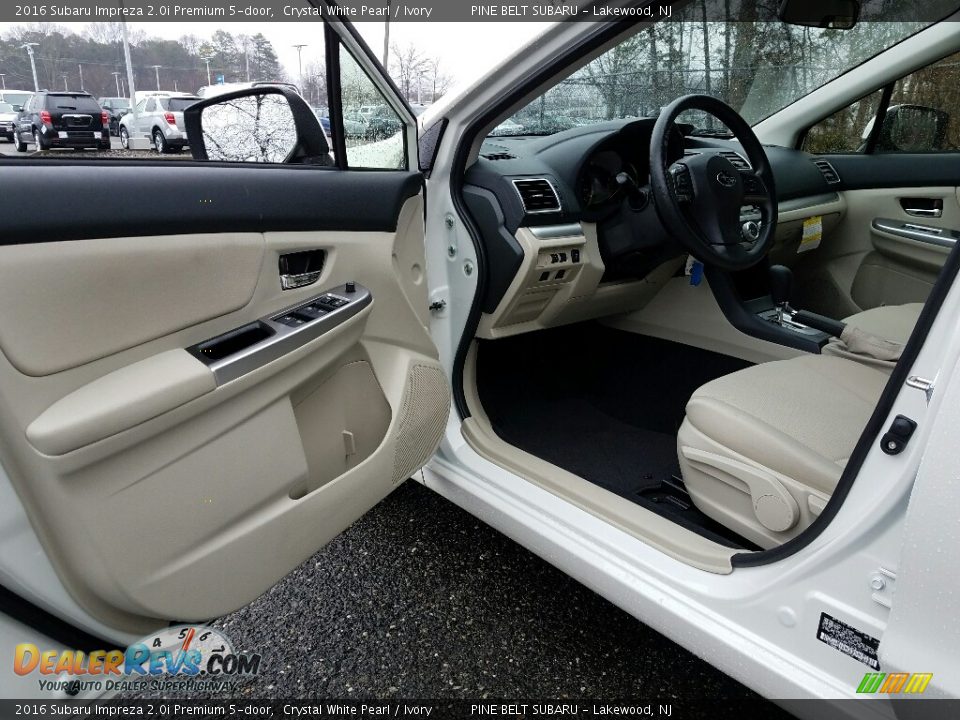 2016 Subaru Impreza 2.0i Premium 5-door Crystal White Pearl / Ivory Photo #17