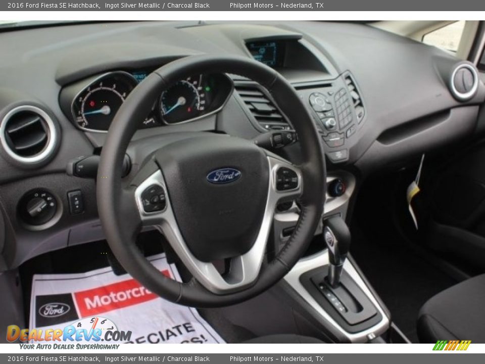 2016 Ford Fiesta SE Hatchback Ingot Silver Metallic / Charcoal Black Photo #13