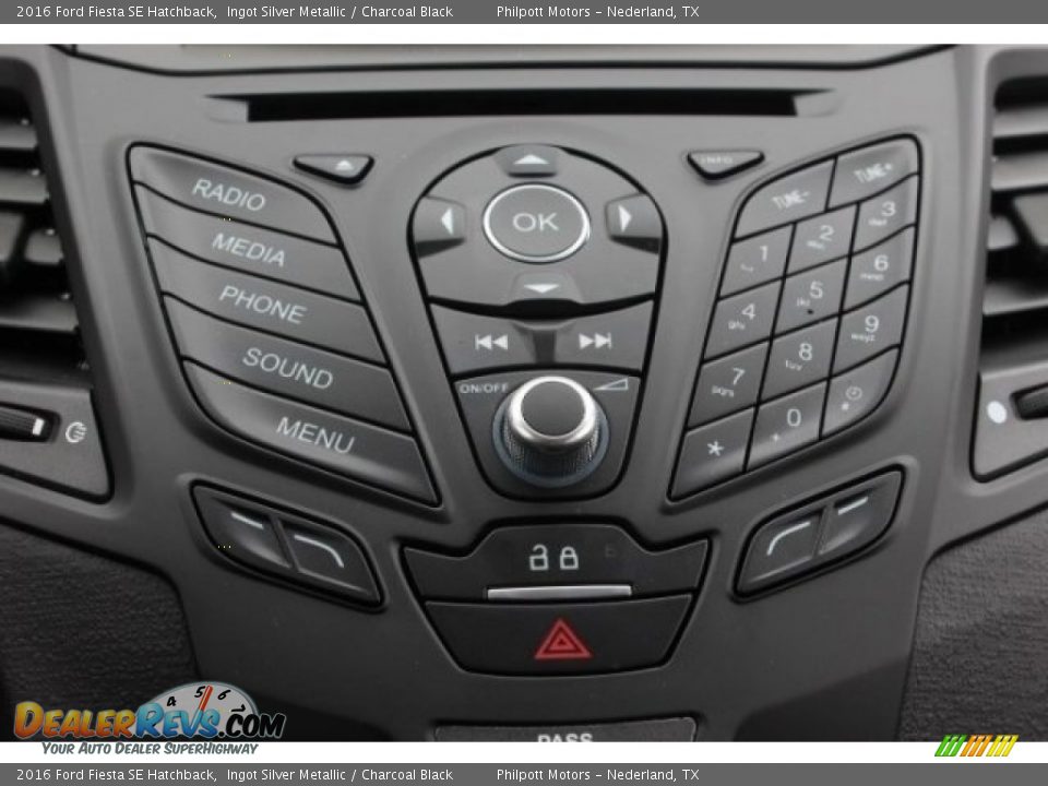 2016 Ford Fiesta SE Hatchback Ingot Silver Metallic / Charcoal Black Photo #20