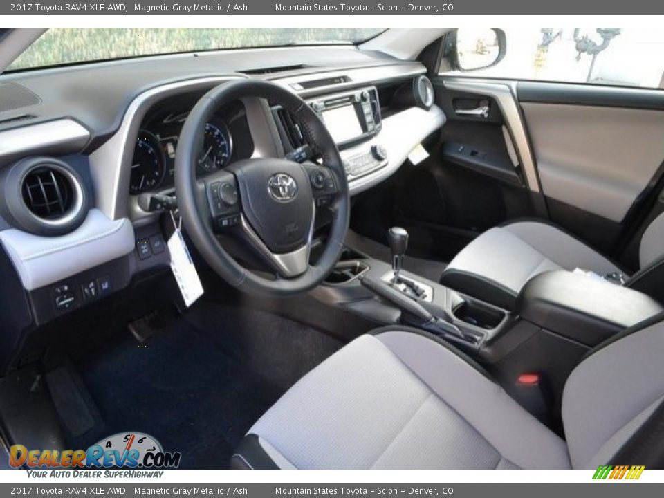 2017 Toyota RAV4 XLE AWD Magnetic Gray Metallic / Ash Photo #5