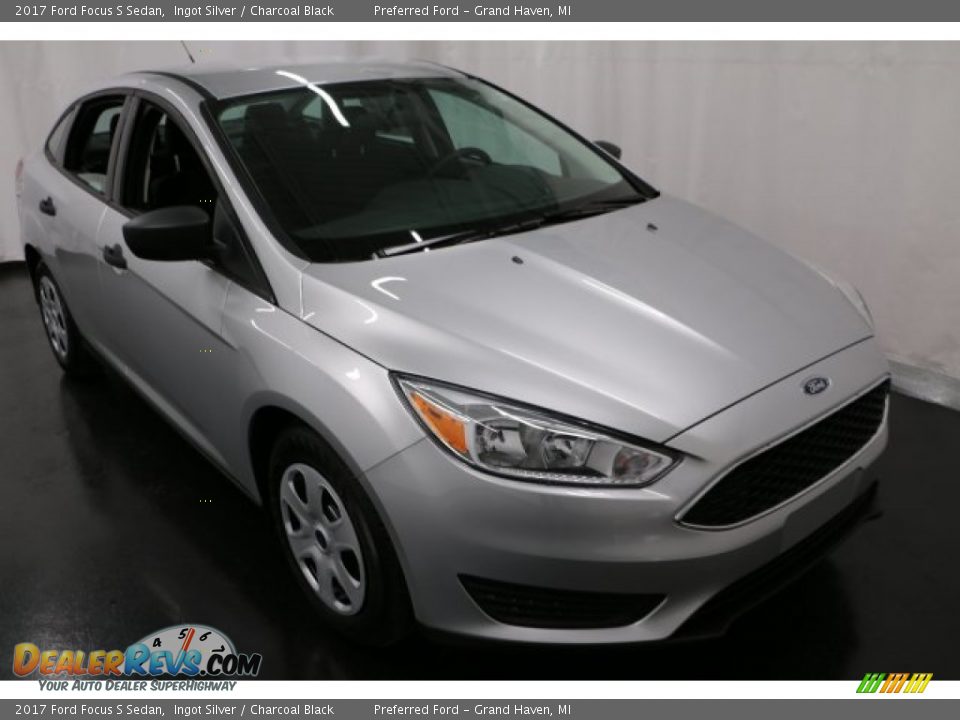 2017 Ford Focus S Sedan Ingot Silver / Charcoal Black Photo #7