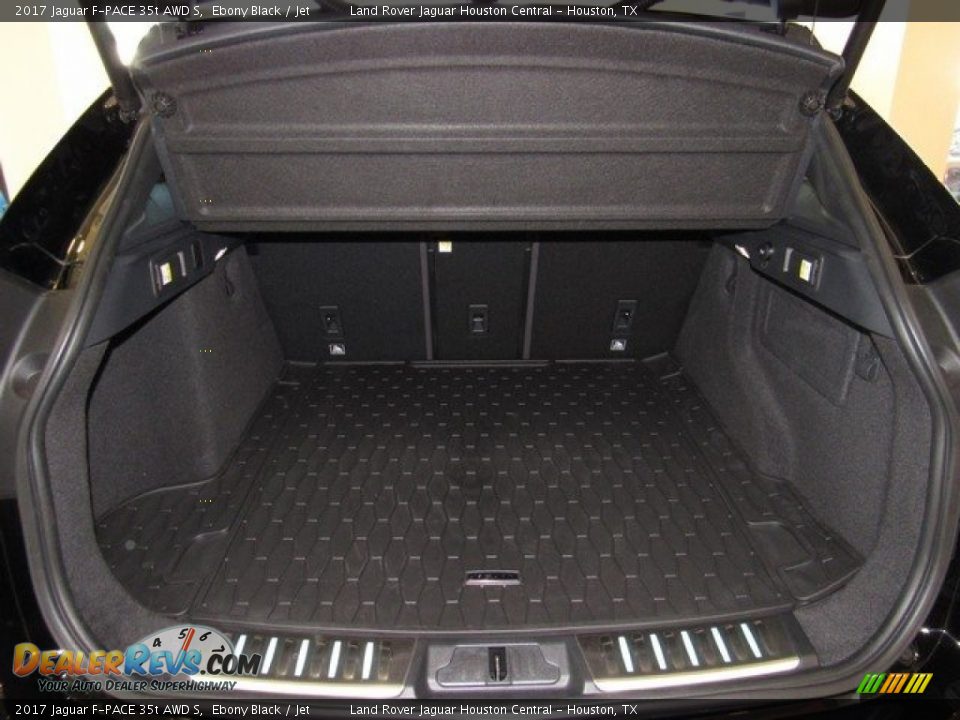 2017 Jaguar F-PACE 35t AWD S Ebony Black / Jet Photo #16