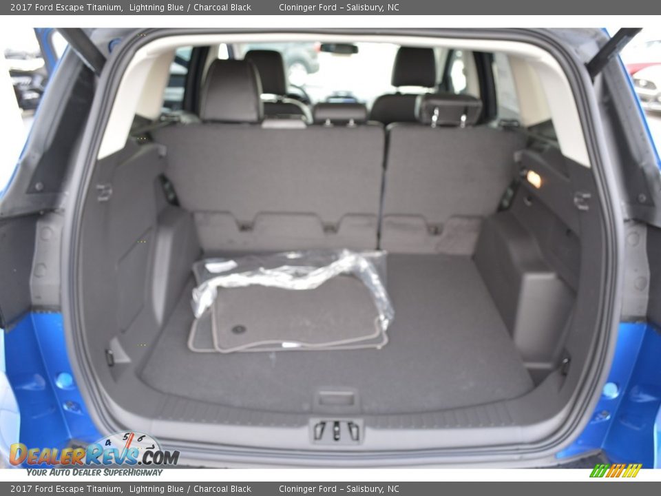 2017 Ford Escape Titanium Lightning Blue / Charcoal Black Photo #9