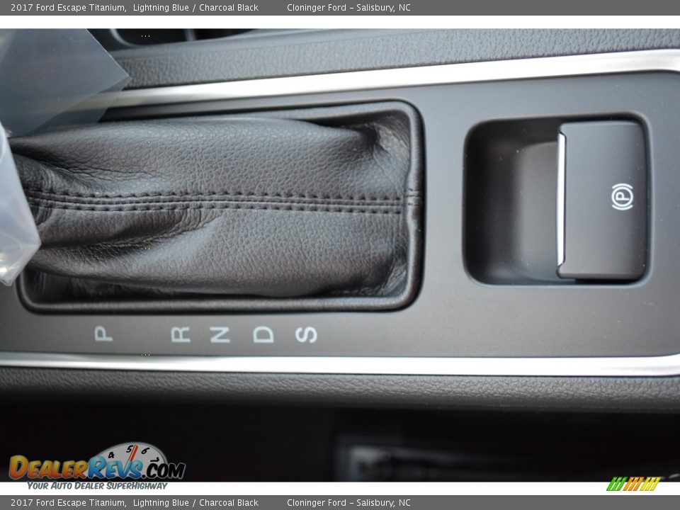2017 Ford Escape Titanium Lightning Blue / Charcoal Black Photo #18