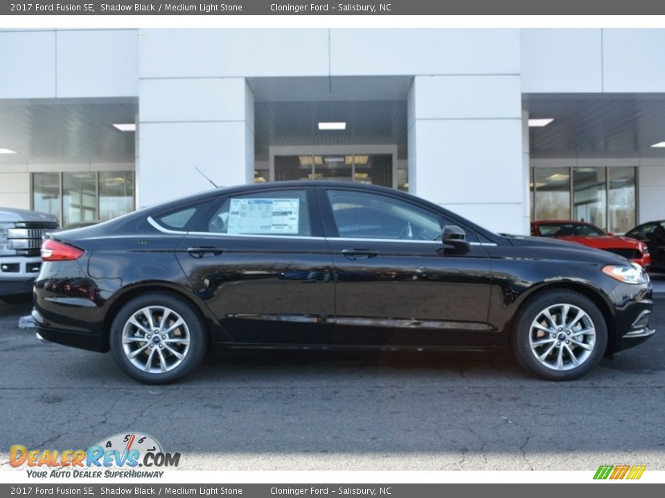 2017 Ford Fusion SE Shadow Black / Medium Light Stone Photo #2