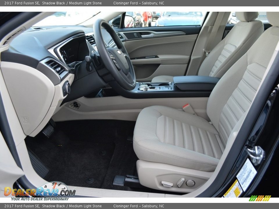 2017 Ford Fusion SE Shadow Black / Medium Light Stone Photo #6
