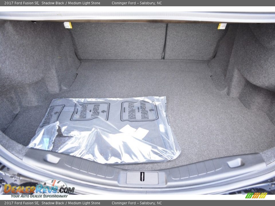 2017 Ford Fusion SE Shadow Black / Medium Light Stone Photo #9
