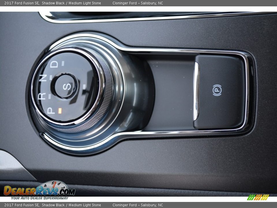 2017 Ford Fusion SE Shadow Black / Medium Light Stone Photo #15