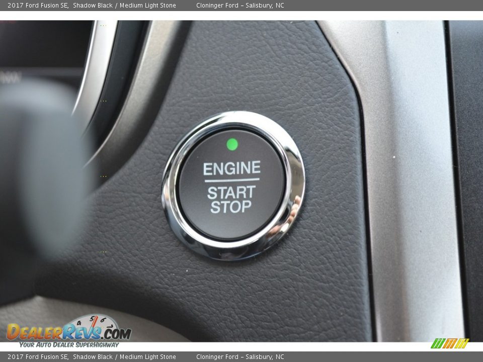 2017 Ford Fusion SE Shadow Black / Medium Light Stone Photo #18