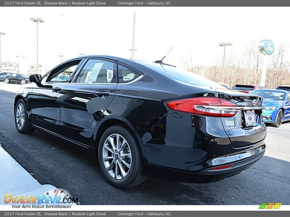 2017 Ford Fusion SE Shadow Black / Medium Light Stone Photo #20