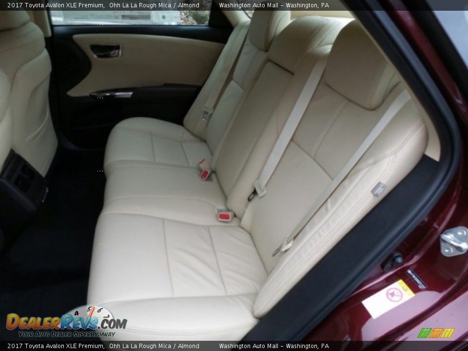 Rear Seat of 2017 Toyota Avalon XLE Premium Photo #11