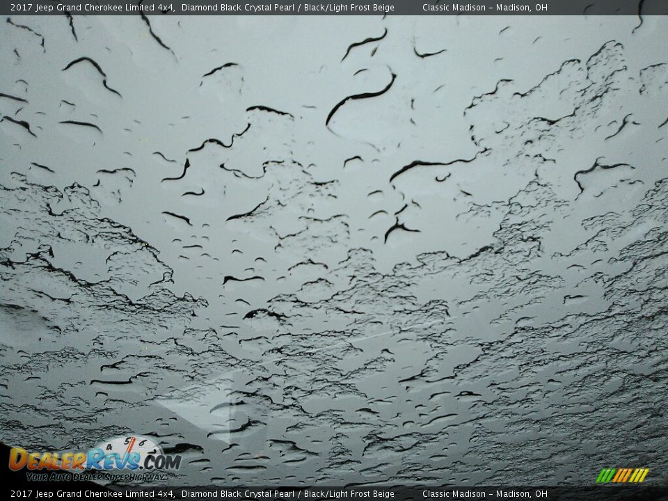 2017 Jeep Grand Cherokee Limited 4x4 Diamond Black Crystal Pearl / Black/Light Frost Beige Photo #8