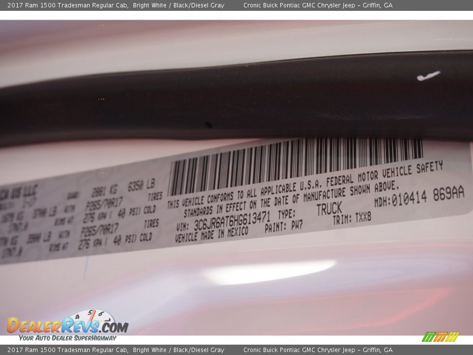 2017 Ram 1500 Tradesman Regular Cab Bright White / Black/Diesel Gray Photo #18