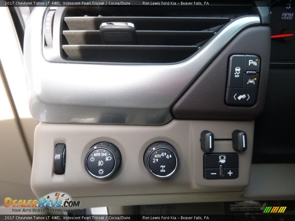 2017 Chevrolet Tahoe LT 4WD Iridescent Pearl Tricoat / Cocoa/Dune Photo #15