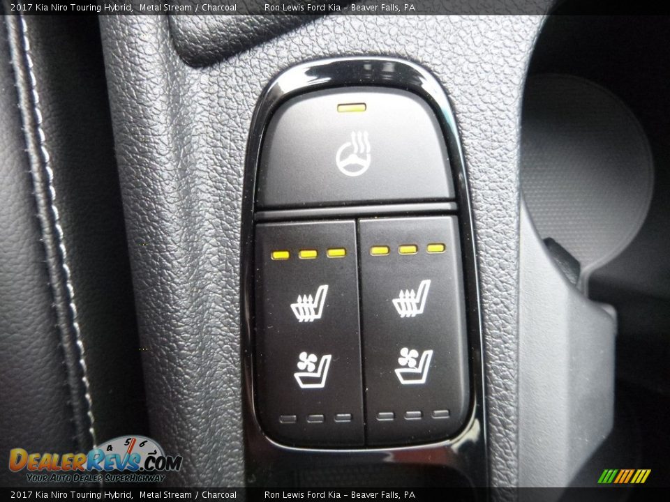 Controls of 2017 Kia Niro Touring Hybrid Photo #18