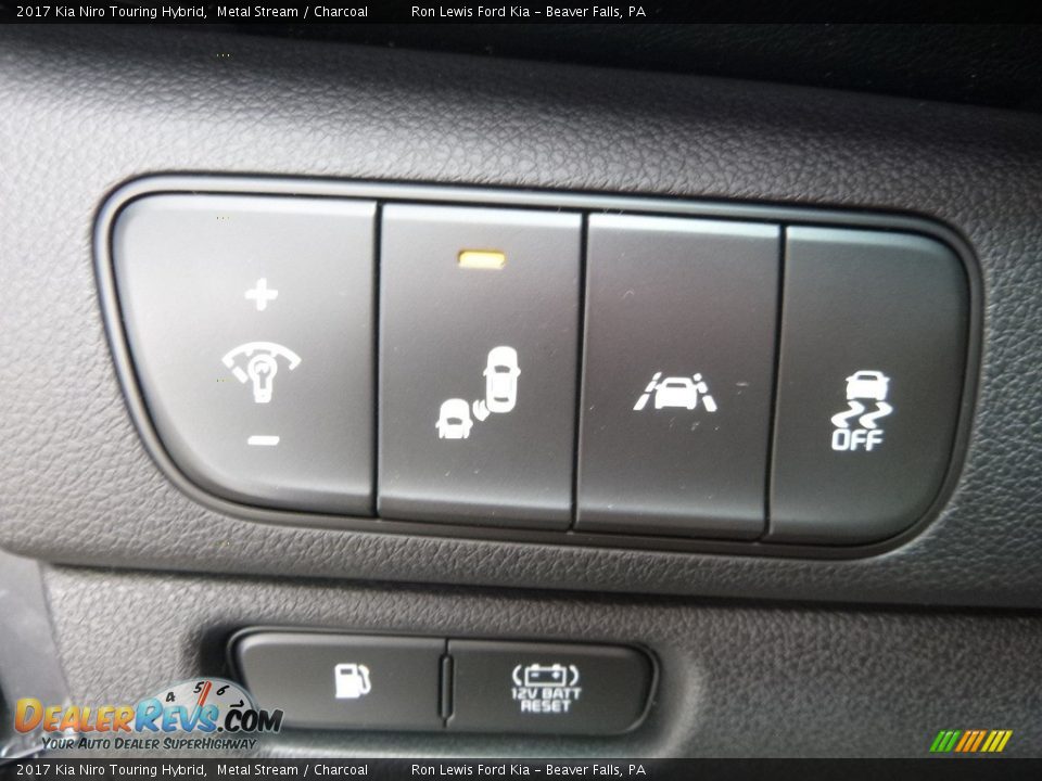 Controls of 2017 Kia Niro Touring Hybrid Photo #19