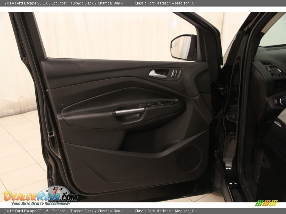 2014 Ford Escape SE 1.6L EcoBoost Tuxedo Black / Charcoal Black Photo #4