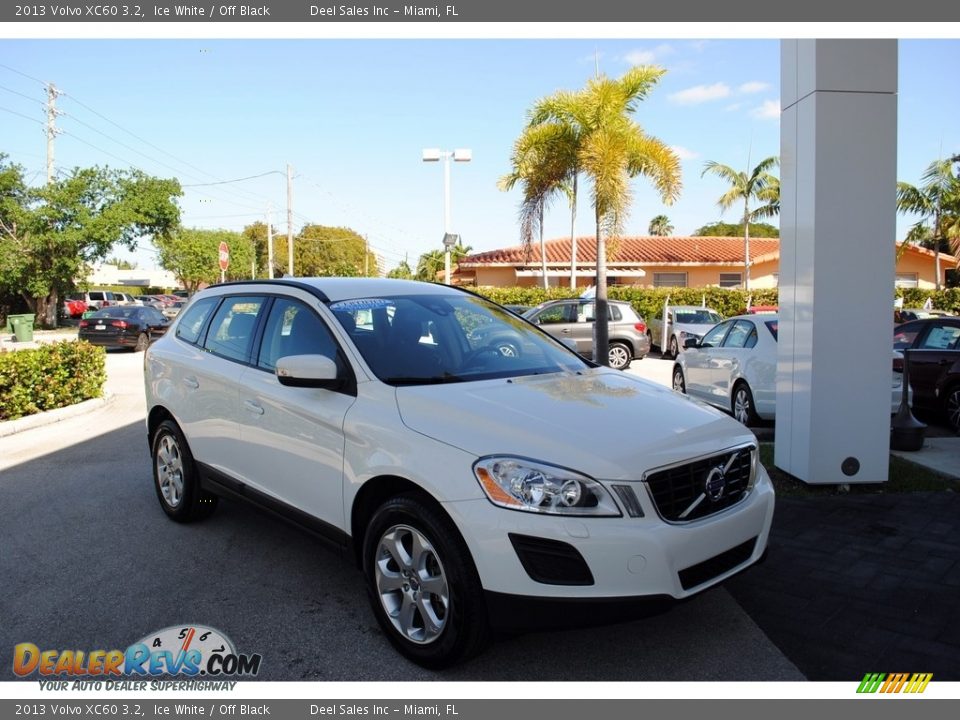 Front 3/4 View of 2013 Volvo XC60 3.2 Photo #1