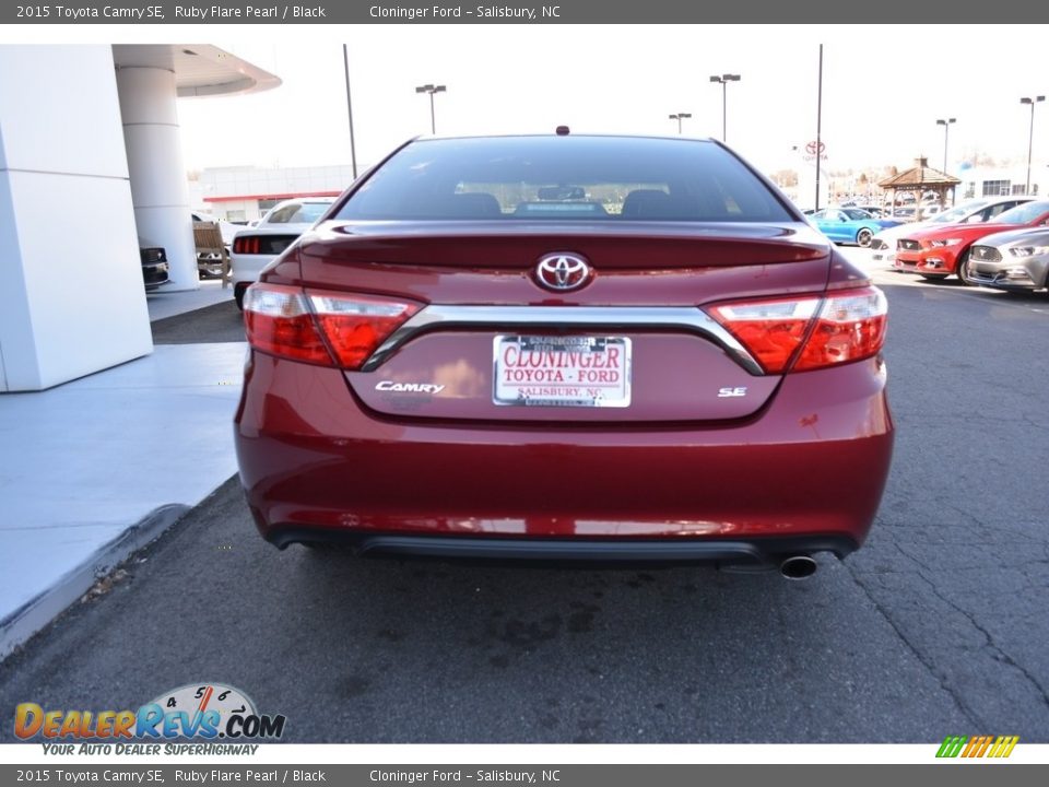2015 Toyota Camry SE Ruby Flare Pearl / Black Photo #4