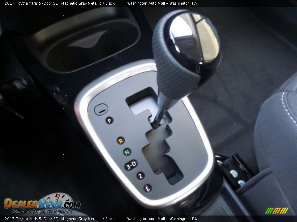 2017 Toyota Yaris 5-Door SE Magnetic Gray Metallic / Black Photo #21