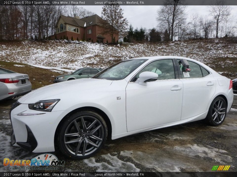 Front 3/4 View of 2017 Lexus IS 350 F Sport AWD Photo #4