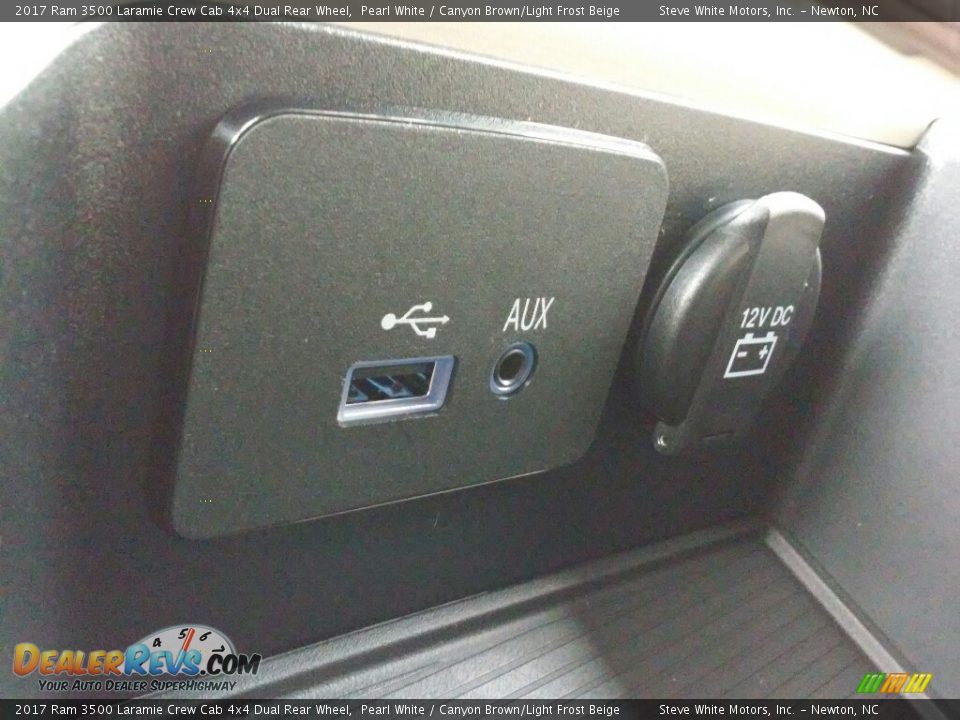 2017 Ram 3500 Laramie Crew Cab 4x4 Dual Rear Wheel Pearl White / Canyon Brown/Light Frost Beige Photo #19