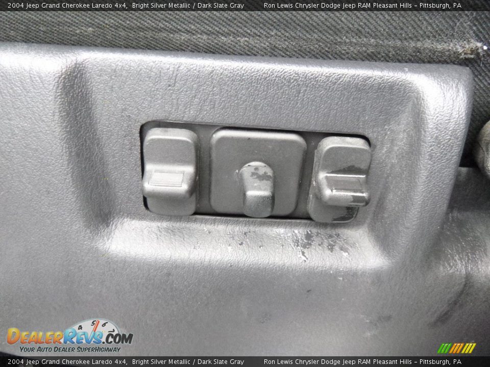2004 Jeep Grand Cherokee Laredo 4x4 Bright Silver Metallic / Dark Slate Gray Photo #17