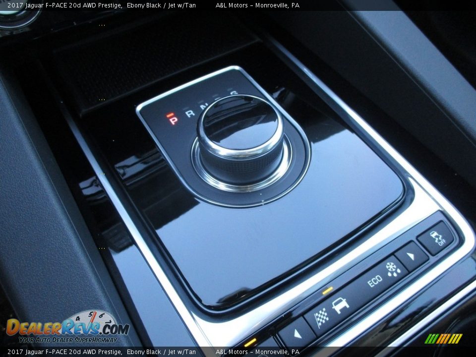 2017 Jaguar F-PACE 20d AWD Prestige Ebony Black / Jet w/Tan Photo #15