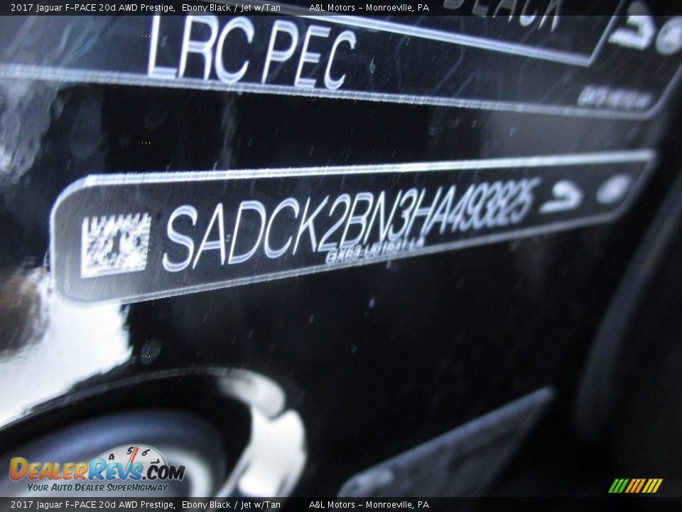 2017 Jaguar F-PACE 20d AWD Prestige Ebony Black / Jet w/Tan Photo #19