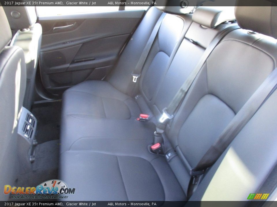2017 Jaguar XE 35t Premium AWD Glacier White / Jet Photo #12