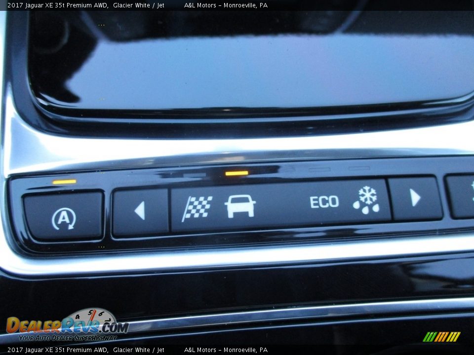 2017 Jaguar XE 35t Premium AWD Glacier White / Jet Photo #17
