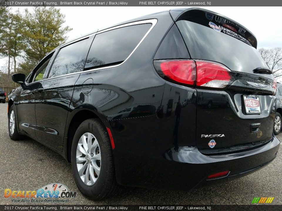 2017 Chrysler Pacifica Touring Brilliant Black Crystal Pearl / Black/Alloy Photo #5