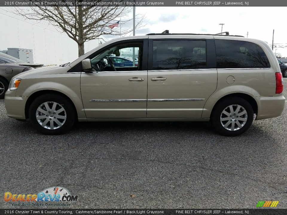2016 Chrysler Town & Country Touring Cashmere/Sandstone Pearl / Black/Light Graystone Photo #4