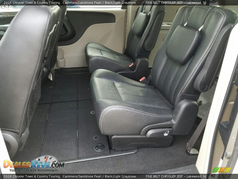 2016 Chrysler Town & Country Touring Cashmere/Sandstone Pearl / Black/Light Graystone Photo #16